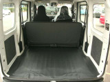 リヤシートを収納すると、更に荷物が乗ります。