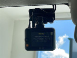 【ドライブレコーダー】映像・音声などの運転中の記録を残します。事故などを起こした起こされた時の証拠になりえますので、もしも時でも安心ですね。