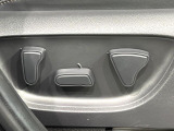 【パワーシート】スイッチ一つで簡単にシートの微調整が可能!電動だから力もいりません!快適なシートポジションにセットして、快適なドライブをお楽しみください。
