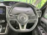 【純正革巻きステアリング】上質な革を使用することで、手にしっかり馴染みとても運転しやすいハンドルです♪