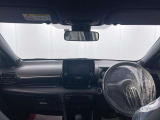 落ち着いたカラーの内装で、ゆったりと運転したい方に。
