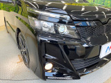 【LEDヘッドライト】悪天候や夜間走行時も良好な視界を確保し安心して運転できる高輝度LEDヘッドライトを装備!点灯速度が早く、消費電力も抑えられています。