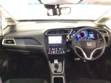 【前方視界】開放的な前方視界!運転がしやすく疲れにくいです♪窓が大きく、見通しがとっても良いおクルマですよ♪