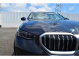 ご納車前には、BMWを熟知したメカニックによる100項目の点検・整備を行います。不具合箇所、交換時期に達している部品に関しましては、全て当社負担で交換してからのご納車となります。