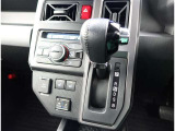 こちらのシフトは、車両にマッチしたデザインになっています!握りやすく、操作し易い配置になっていますので、いつも触れるシフトだからこそ、大切ですね!