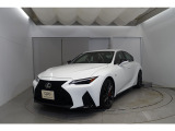 レクサス車らしい細部までこだわった高級感と見る人を一目で虜にするエモーショナルな魅力を持ち合わせております。