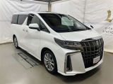 広々とした車内空間に優れた燃費性能。更にデザインも上質で人気のお車です!