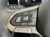 ◆クルーズコントロールにレーダーセンサーを組み合わせ、先行車を測定し設定されたスピードを上限に自動で加減速を行います。一定の車間距離を維持することで、長距離走行でのドライバーの疲労を低減させます。