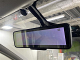 【 インテリジェントルームミラー 】後方の確認がデジタルインナーミラーで可能です♪荷物がたくさんのっていても安全ですね!