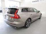 2018年にフルモデルチェンジしたV60は、先代V70に引けを取らないラゲッジスペースとサイズ面での使い勝手の良さを継承。