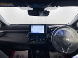 落ち着いたカラーの内装で、ゆったりと運転したい方に。