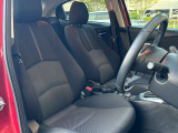 ゆったりとした運転席廻りです。