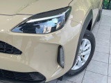 【LEDヘッドライト】悪天候や夜間走行時も良好な視界を確保し安心して運転できる高輝度LEDヘッドライトを装備!点灯速度が早く、消費電力も抑えられています。