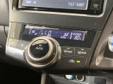 【オートエアコン】一度お好みの温度に設定すれば、車内の温度を検知し風量や温度を自動で調整。暑い…寒い…と何度もスイッチ操作をする必要はありません。快適な車内空間には必須の機能ですね♪