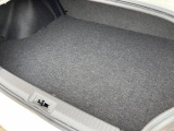 積み下ろしのしやすいデッキにはたっぷりと荷物を積み込んでいただけます。遊びから仕事まで、様々なシーンで頼れます♪