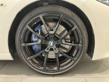 サービスにはドイツ本国と同様に教育と訓練を受け、BMWを知り尽くした「マイスター」が数多く在籍しております。360度による納車前点検整備で、お客様に安心と安全をお届けいたします。