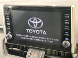【8インチ ディスプレイオーディオ】大画面のディスプレイはAppleCarPlayやAndroidAutoが利用可能。大きな画面でスマホナビアプリ等が利用いただけます♪