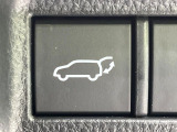 【パワーバックドア】スマートキーや運転席のボタンを押すだけでリアゲートが自動で開閉します!荷物を持っている時や、高い位置にあるバックドアを閉める際に便利な機能です♪