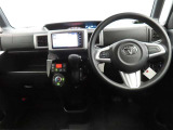 ぜひ展示車の運転席に座ってみてください。