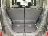 フル乗車でもしかっり荷物を収納できるラゲッジスぺ-スです。普段の買い物でもしかっり積める十分な荷室スペ-スが確保されています。