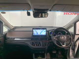 見通しの良い運転席回りとなっておりますので安心して運転をして頂けます!窓が大きいので明るく開放的な室内です