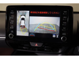 パノラミックビューモニター付きです。車両を上から見たような映像をディスプレイオーディオ画面に表示。運転席からの目視だけでは見にくい、車両周辺の状況をリアルタイムでしっかり確認できます。