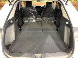普段のお買い物や通勤、送迎等に十分な荷室スペースを確保しております。セカンドシートを倒すと、大きな荷物の積載も可能です♪