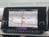 純正ナビ装備で知らない土地へのお出かけも安心☆地デジTVやスマートフォンとの連携を大画面でお楽しみいただけます♪