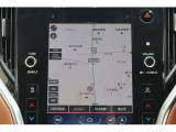 縦長の11.6インチ大型モニターナビを搭載。進行方向の先まで確認できますので、曲がり角を間違える心配がありません。モニターは車の機能設定を行う操作パネルにもなっています。