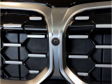 ☆BMWの代名詞とも言える【キドニーグリル】一目見ただけでBMW車であると認識できる確固たるアイコンとして存在感を放ちます☆