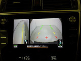 バックモニターも装備しております。バックギアに入れるとナビ画面に車の後方が映し出されます。これで後方確認も安心!
