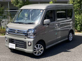 ご購入いただきましたお車は弊社整備工場にて、納車前点検整備として法定12ヶ月点検(車検整備付き販売車は車検整備)を実施。エンジンオイル・エレメント交換を行い※、ご納車いたします(※除く電気自動車)。