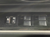 【パワーウインドウ】運転席のスイッチで、各席の窓ガラスの開閉ができます!あると便利ですよね!