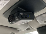 【日産純正 車内撮影用カメラ付きドライブレコーダー装着車】 映像/音声の記録はもちろん、映像再生時に走行軌跡や車速のわかるGPS搭載。事故時の客観的な検証に役立ちます。