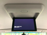 【フリップダウンモニター】家族や友人とお出かけする機会が多い方に大人気のフリップダウンモニター!大画面モニターで車内はエンタメ空間!退屈しがちな長距離ドライブも楽しい時間に変わります!