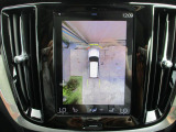 9インチ縦型ナビSensus Navigation360度モニターが付いているので駐車がらくらくです。