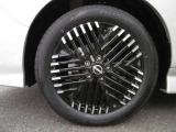 車両にあったデザインのメーカー純正アルミホイールです!オシャレは足元からですね!!