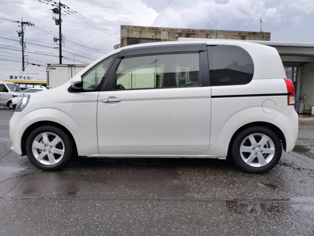 トヨタ ポルテ 1.5 F の中古車詳細 (18,000km, ホワイトパール