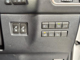 【パワーバックドア】荷物を抱えた状態でもリアゲートの開閉が可能です!お買い物時やアウトドアの際に役立ちますね。
