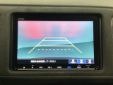 バックでの車庫入れも安心です! リアカメラが付いているバックモニター付のナビを装備しております。操作線もついており距離感も画面から確認できます。
