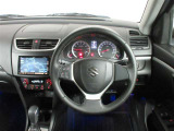 運転席はその車の重要ポイント。ぜひ実際にご乗車ください。お待ちしてます。