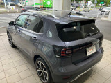 ダークインテッドガラス(プライバシーガラス)装着車です。