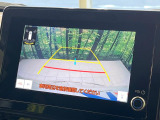 【バックカメラ】駐車時に後方がリアルタイム映像で確認できます。大型商業施設や立体駐車場での駐車時や、夜間のバック時に大活躍!運転スキルに関わらず、今や必須となった装備のひとつです!