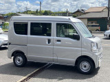 全国納車も可能です。その際は県外登録費用と陸送費が別途かかりますこと、ご了承ください。