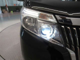 LED。消費電力も少なく寿命も長いのがLEDの特徴。HIDのような点灯のタイムラグもなくパッと明るくなるのも特徴です。