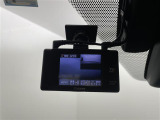 【前後ドライブレコーダー】映像・音声などの運転中の記録を残します。事故などを起こした起こされた時の証拠になりえますので、もしも時でも安心ですね。