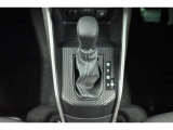 中古車をキレイで気持ちよくお乗りいただけるよう、エンジンルームからシートを外した洗浄まで、目に見えない部分も徹底的に洗浄しています!