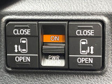 【両側パワースライドドア】スマートキーや運転席のスイッチで後席両側スライドドアの開閉が可能♪電動だから力を入れてドアを開ける必要が無く、小さなお子様でも簡単に開け閉めでき快適です♪