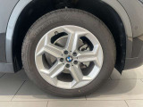 サービスにはドイツ本国と同様に教育と訓練を受け、BMWを知り尽くした「マイスター」が数多く在籍しております。360度による納車前点検整備で、お客様に安心と安全をお届けいたします。
