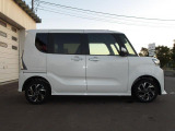 外装に目立つようなキズや凹みはみられず状態良く保たれていますが、中古車なので全くの無キズということはありません。外装の状態につきましては実車にてご確認をお願いします。